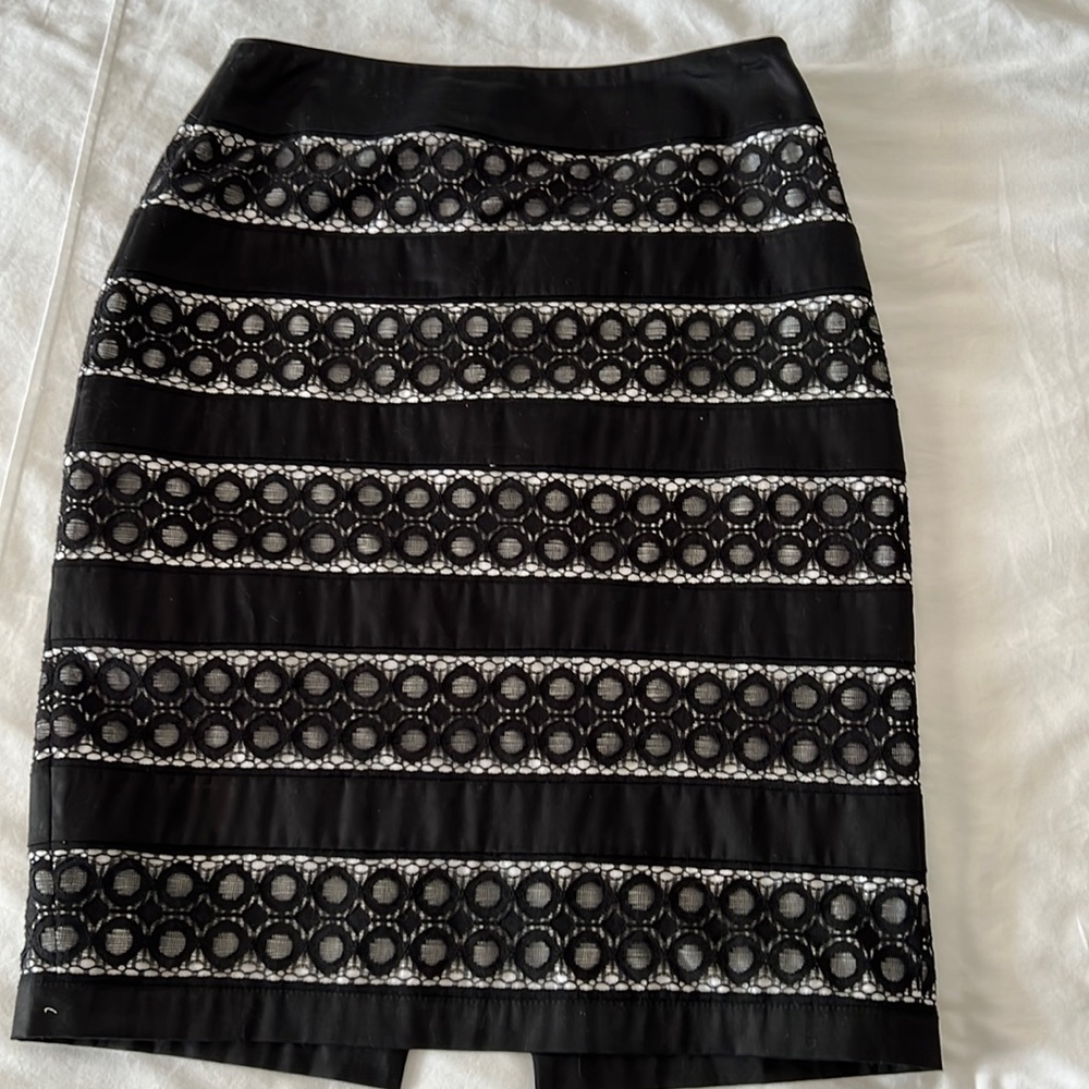White House Black Market Pencil skirt